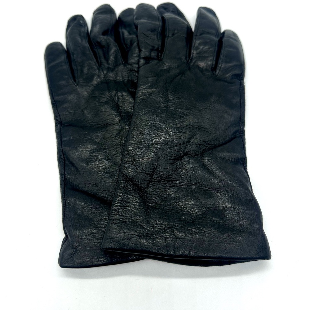 Women’s black leather gloves